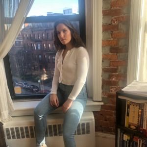 Meet your Posher, Caitlin